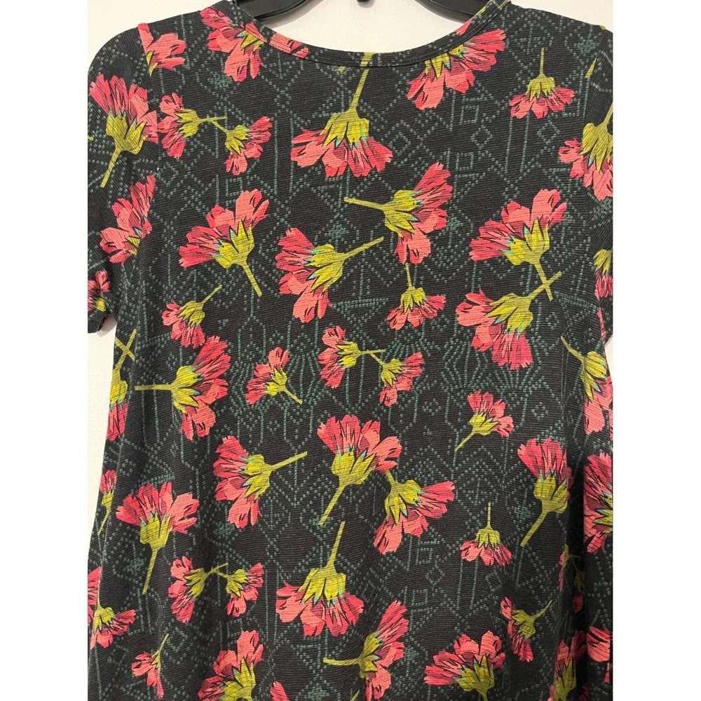 LuLaRoe Carly Dress‎ XS Grey Pink Floral Geometric High Low Swing Short Sleeve